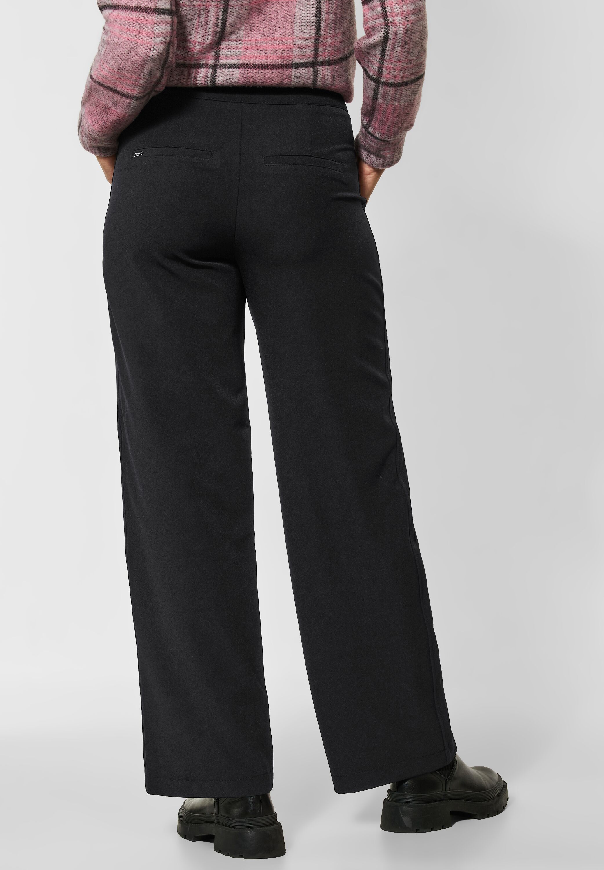 Casual Fit Hose