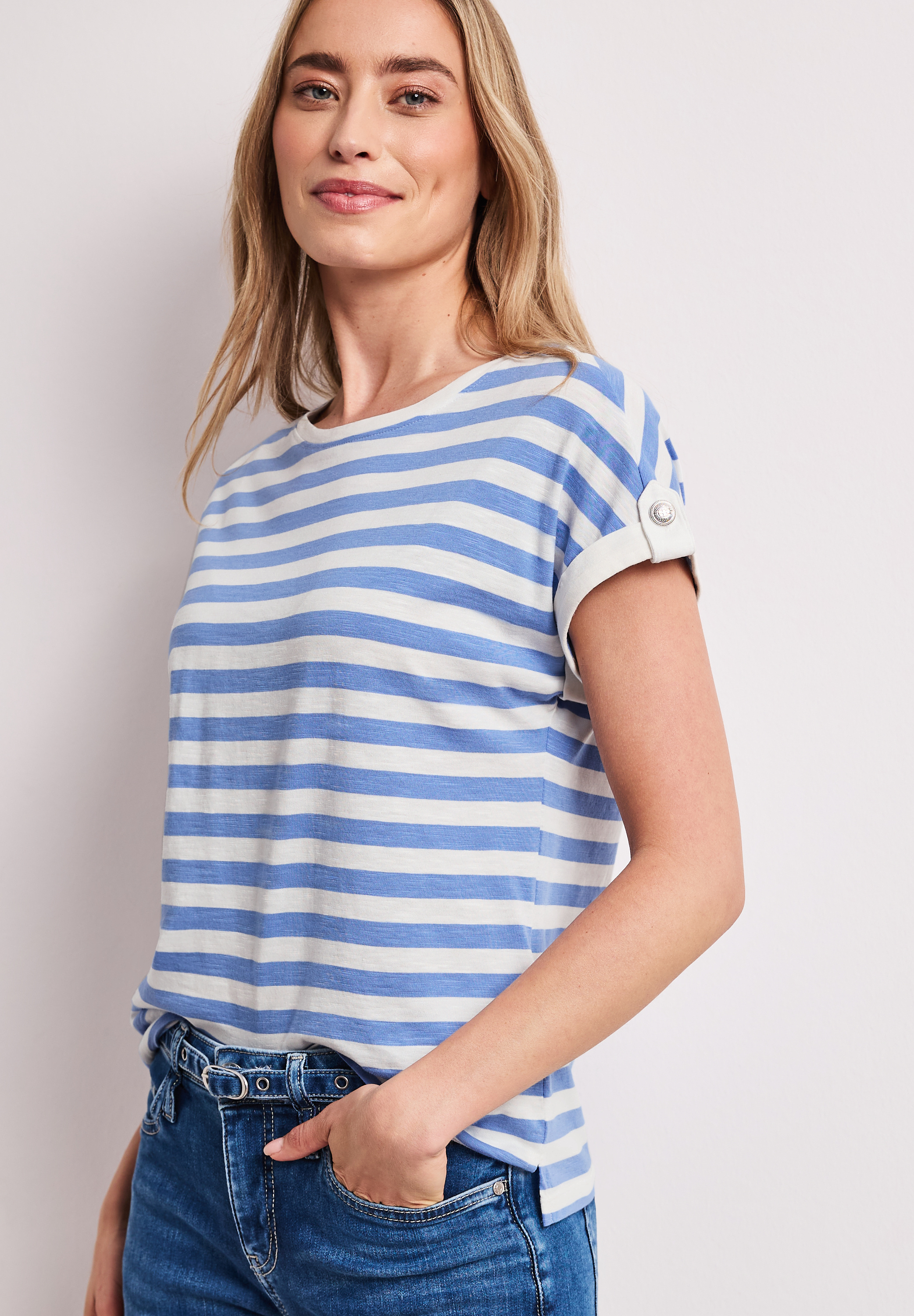 T-Shirt mit Rundhals und Knopfdetail