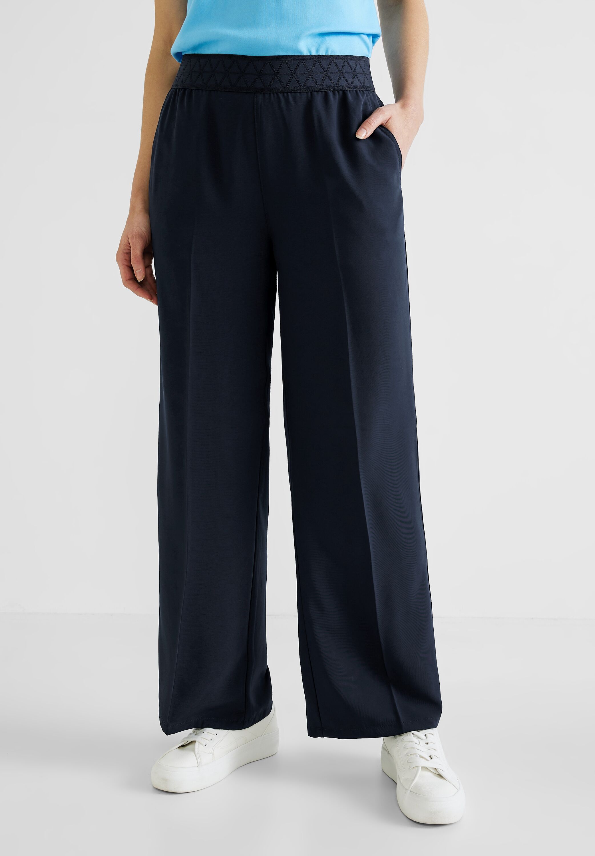 Loose Fit Hose mit Stretch