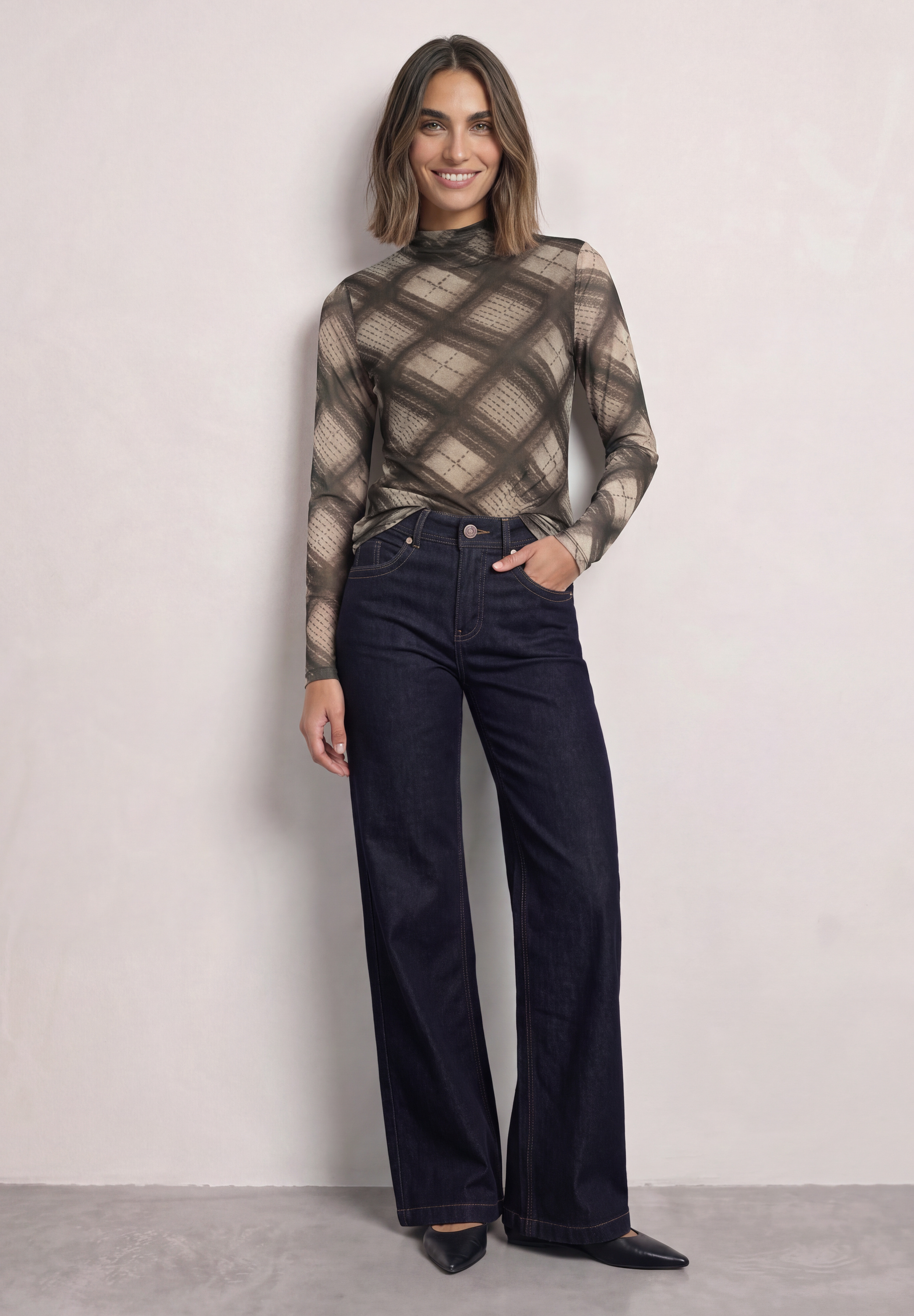 Shirt aus Mesh mit gerafftem Turtle Neck