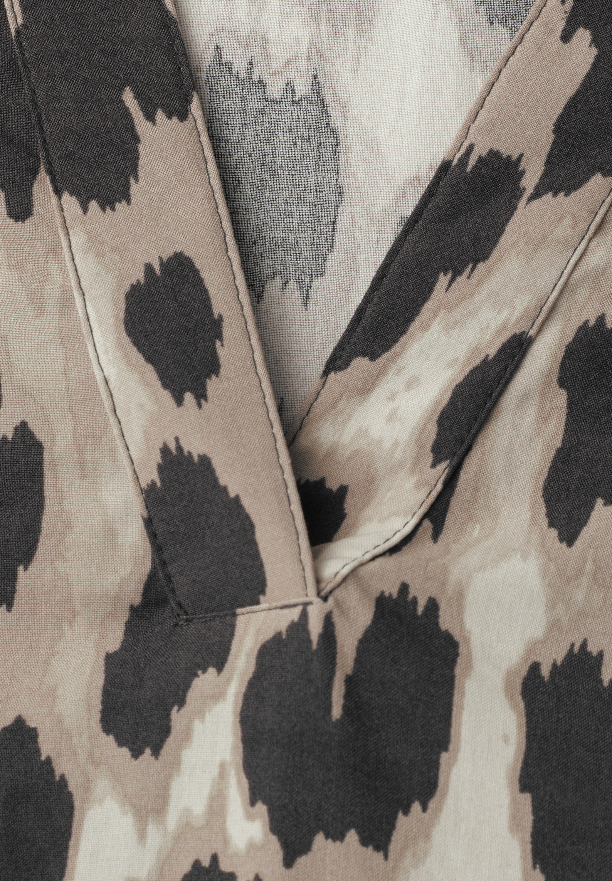 Bluse mit Split Neck und Animal Print