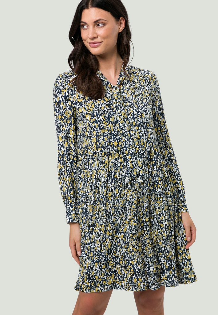 Kleid mit Schluppe Kleid mit Schluppe