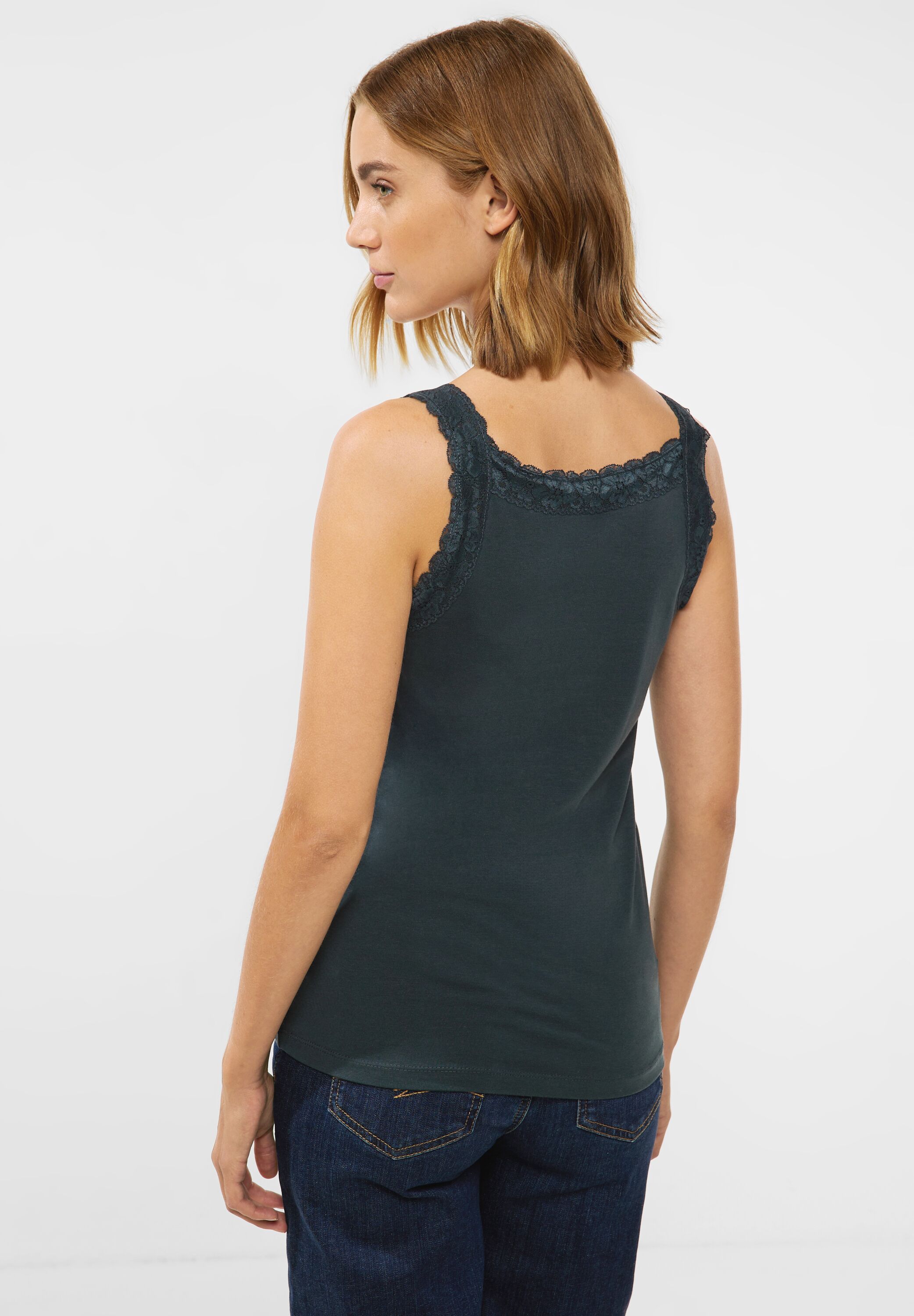 Basic Top mit Spitze