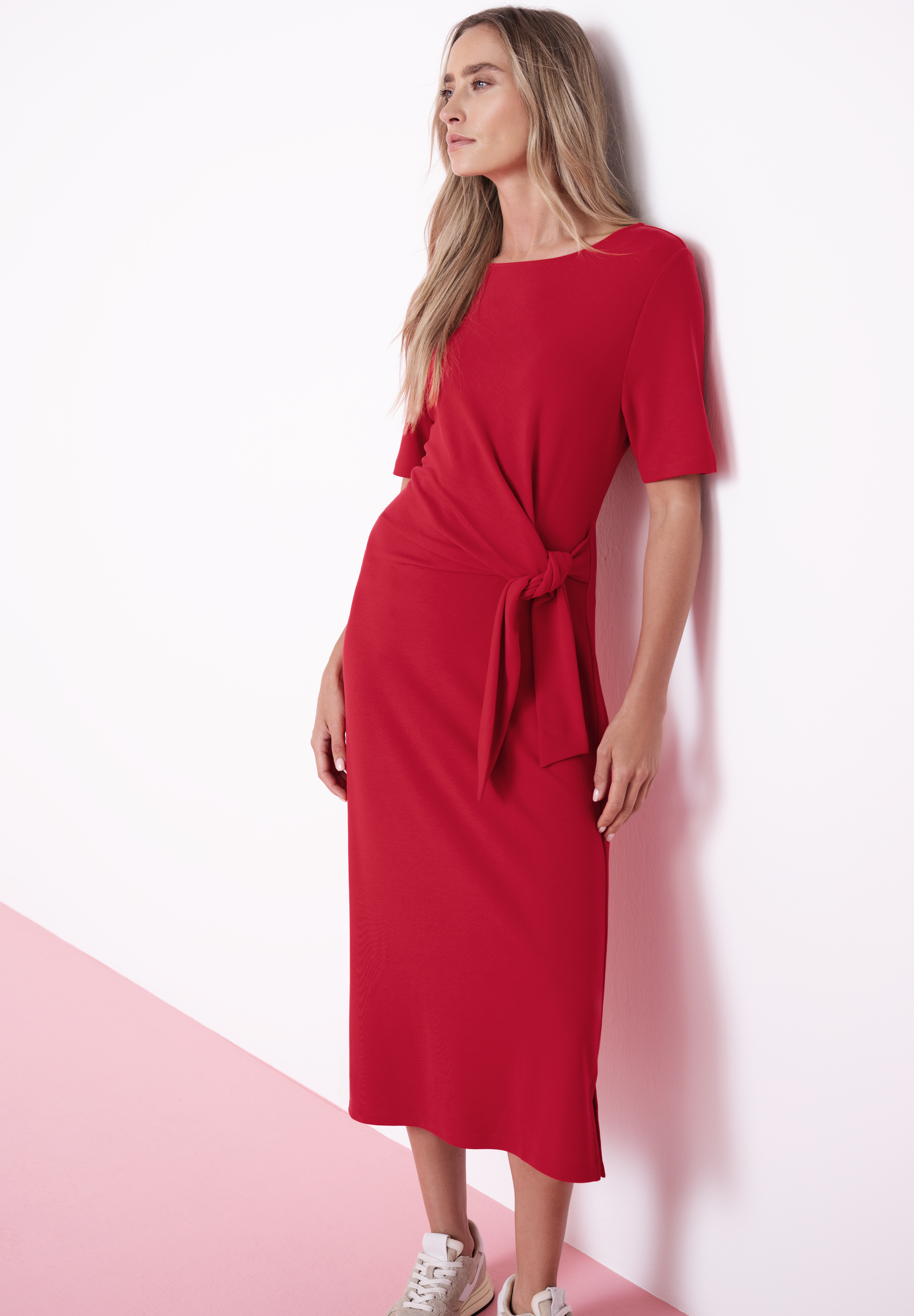 Midi-Kleid mit Knotendetail