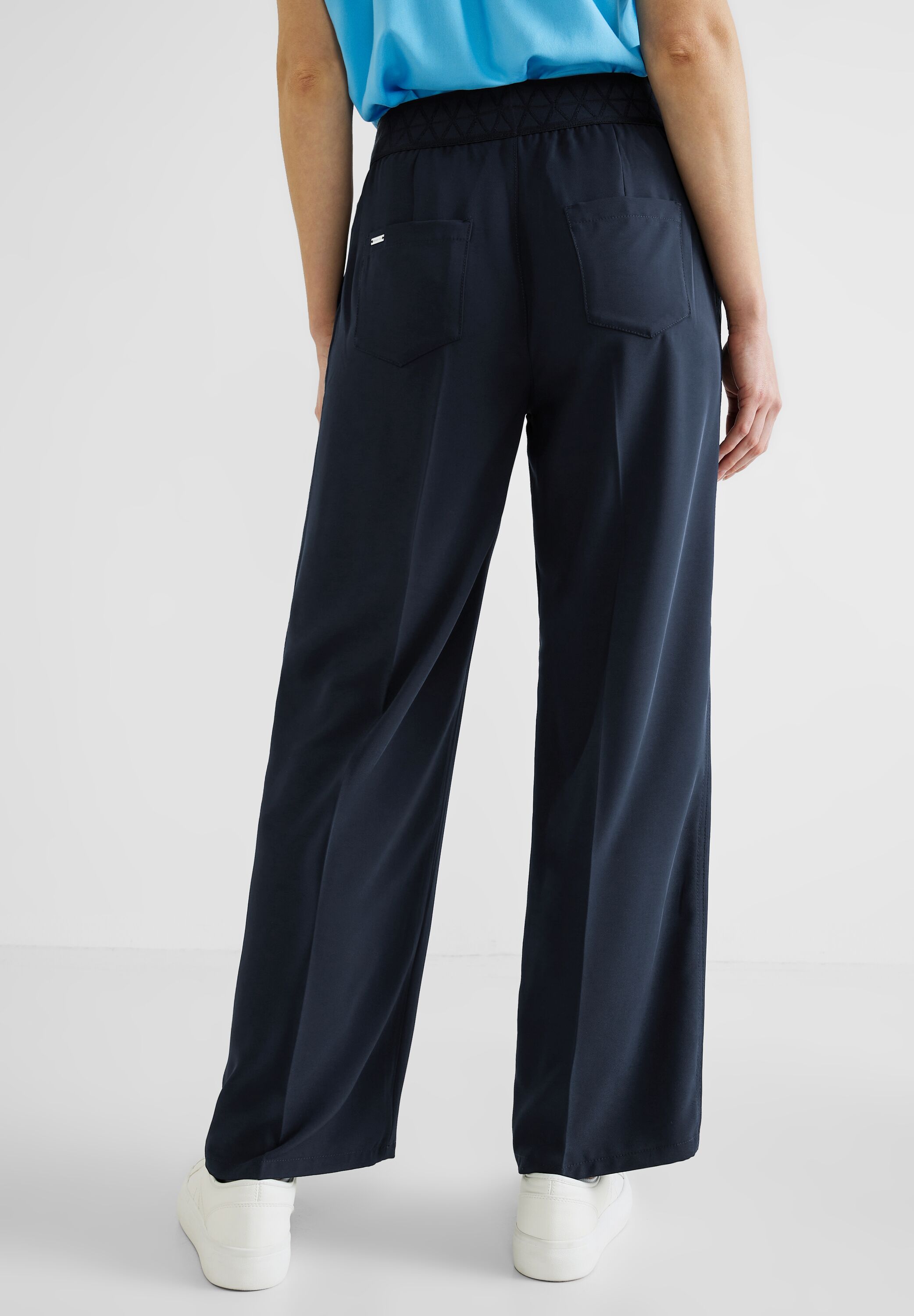 Loose Fit Hose mit Stretch