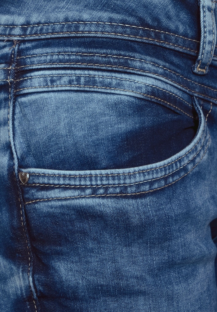 Casual Fit Jeans