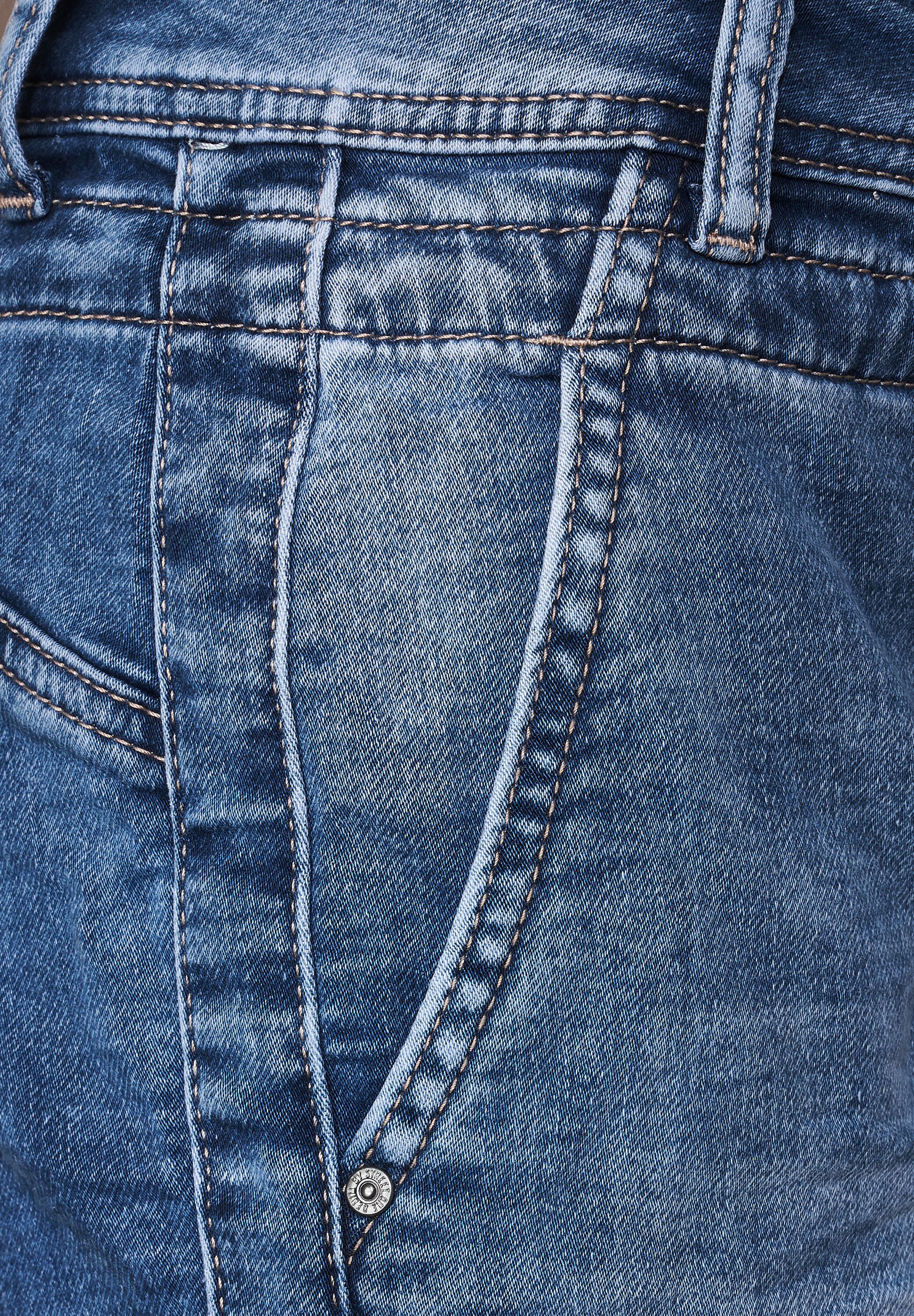Loose Fit Jeans