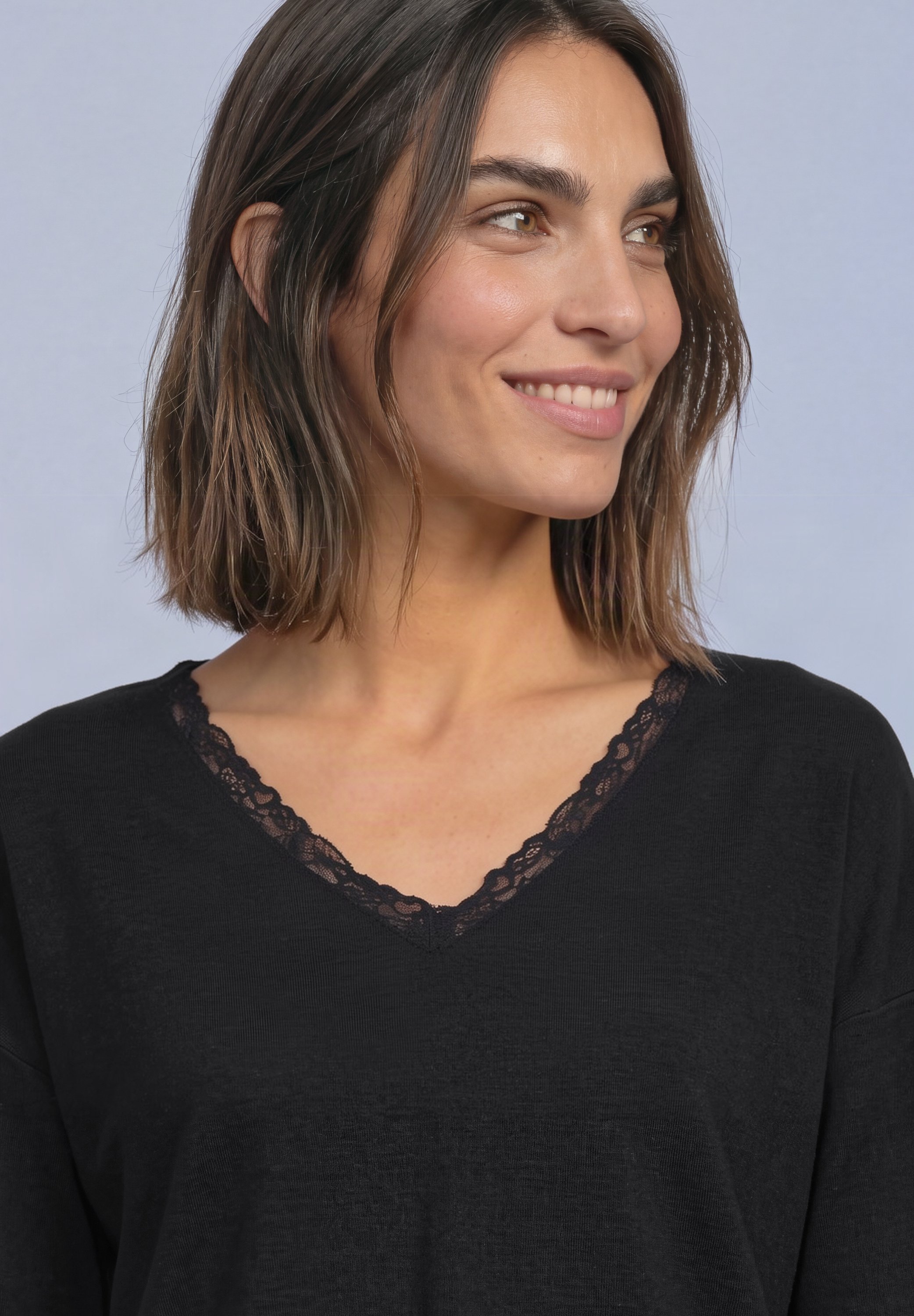 Langarm Shirt mit V-Neck und Spitzendetail