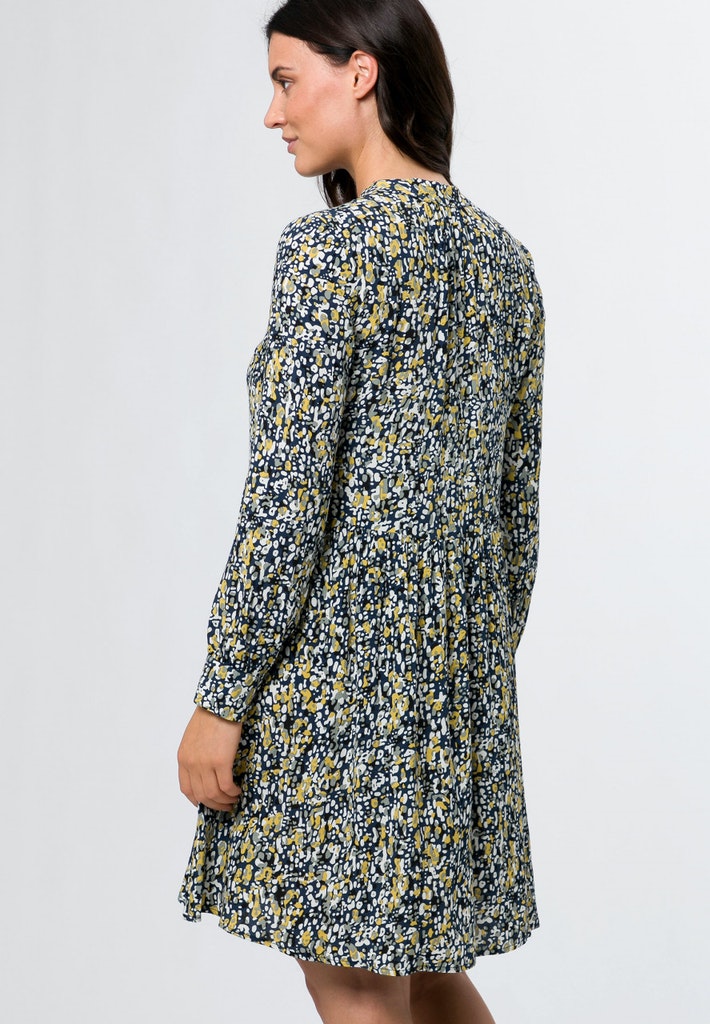 Kleid mit Schluppe Kleid mit Schluppe
