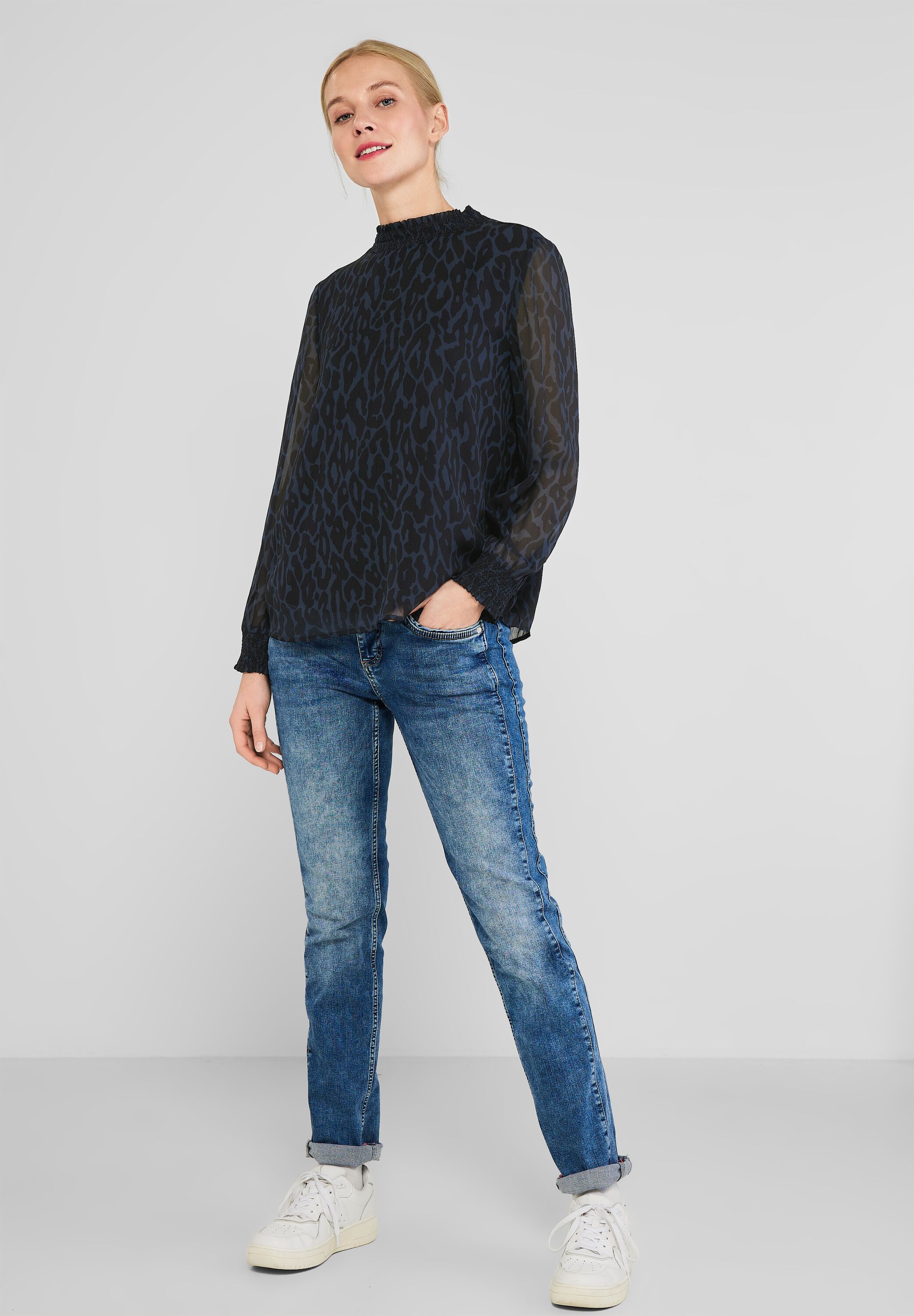 Chiffon Bluse mit Smokdetail