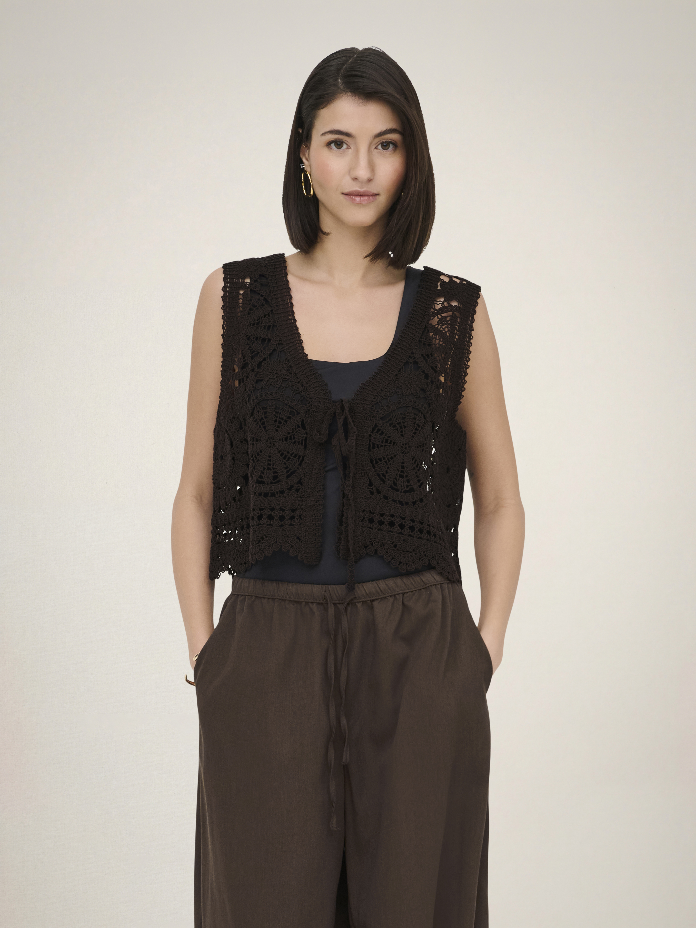JDYVIC S/L V-NECK TIE VEST KNT