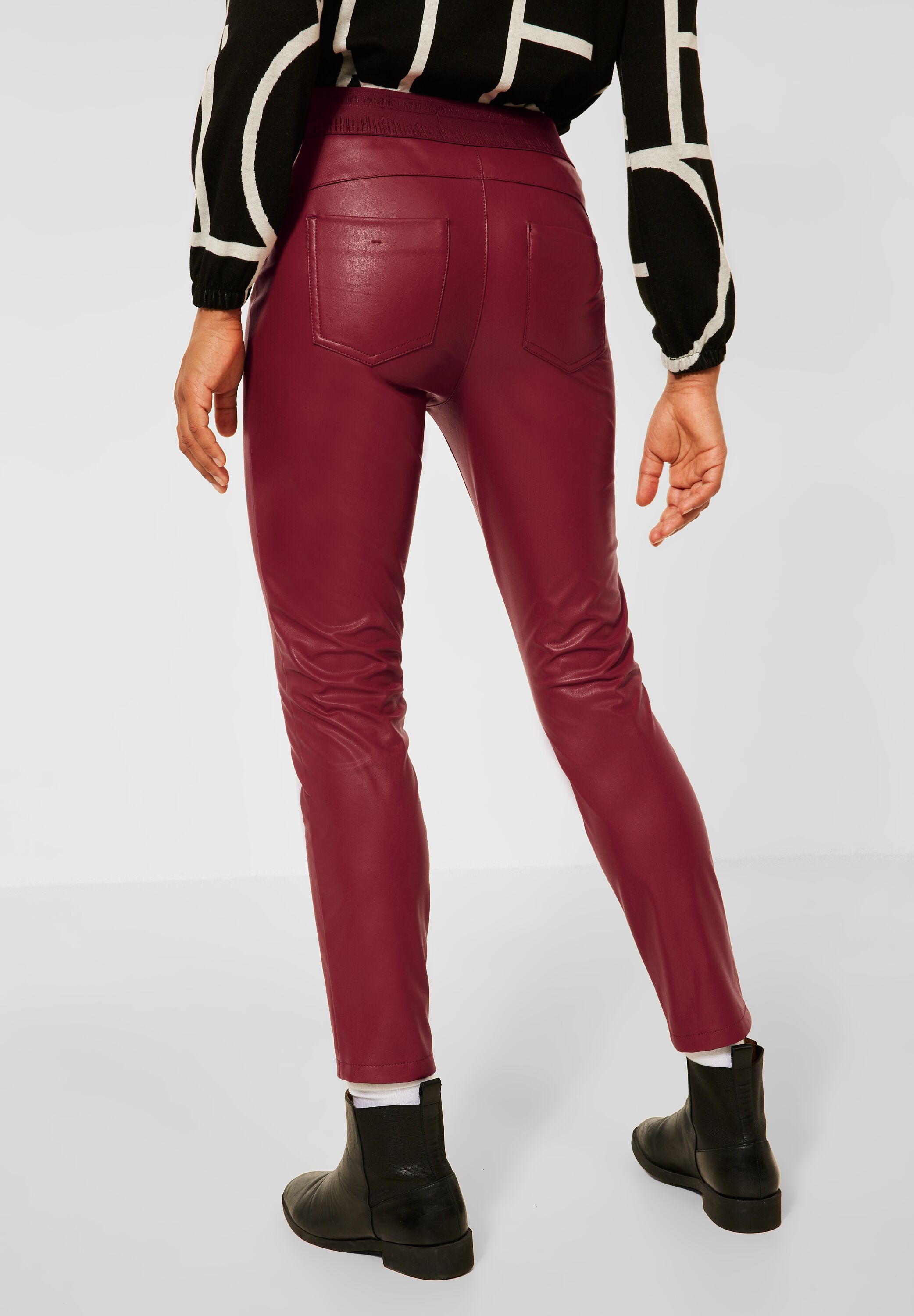 Skinny Fit Hose Lederoptik