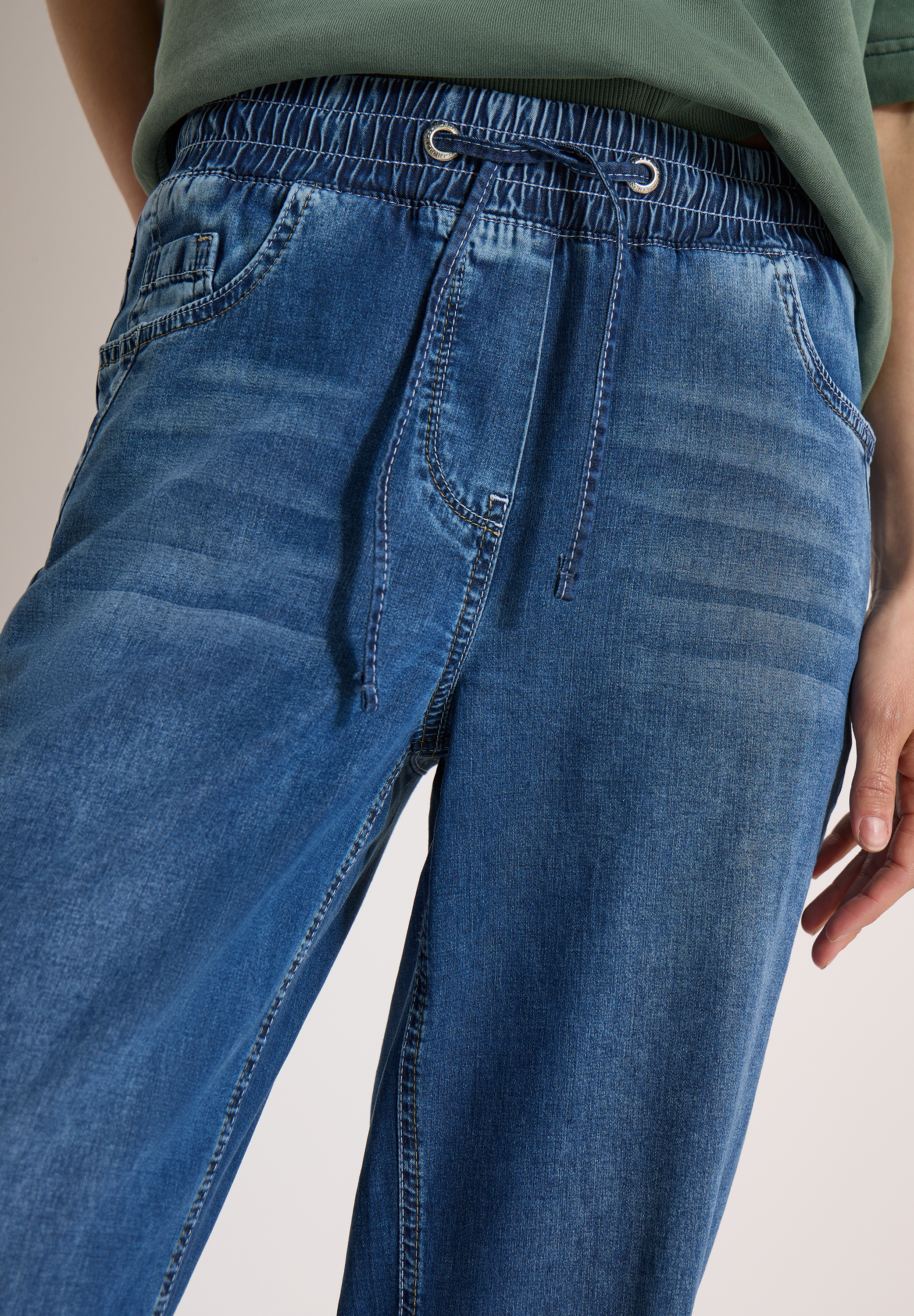 High Waist Wide Leg Jeans im Loose Fit