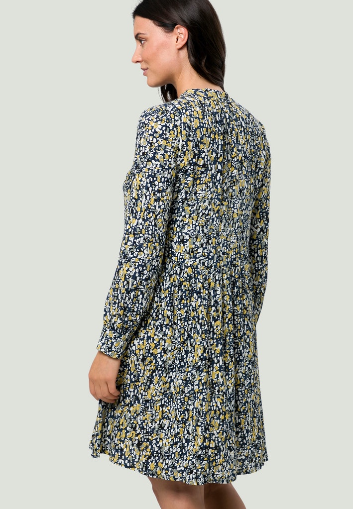 Kleid mit Schluppe Kleid mit Schluppe