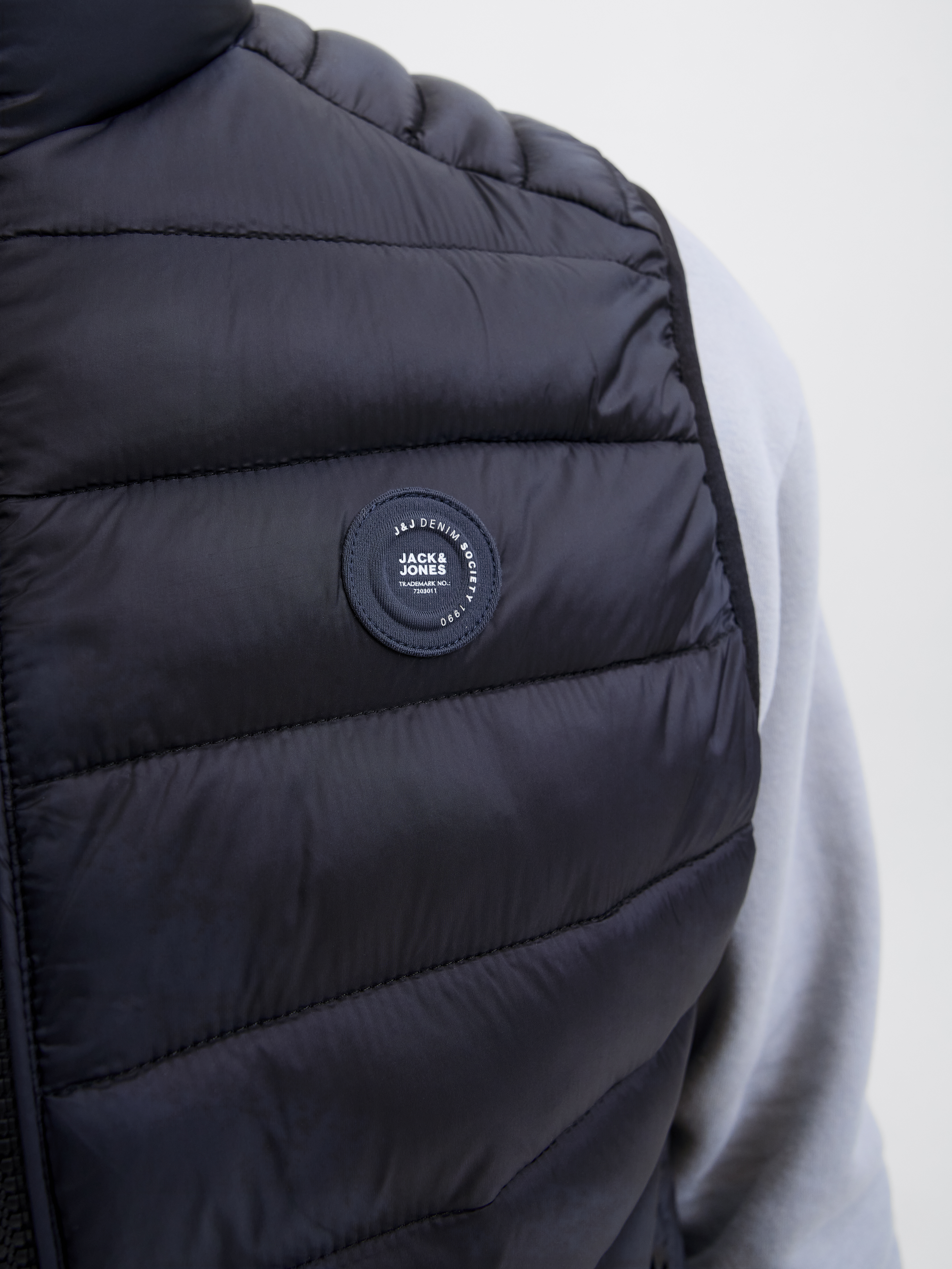 JJEBRADLEY LIGHT BODYWARMER COLLAR NOOS