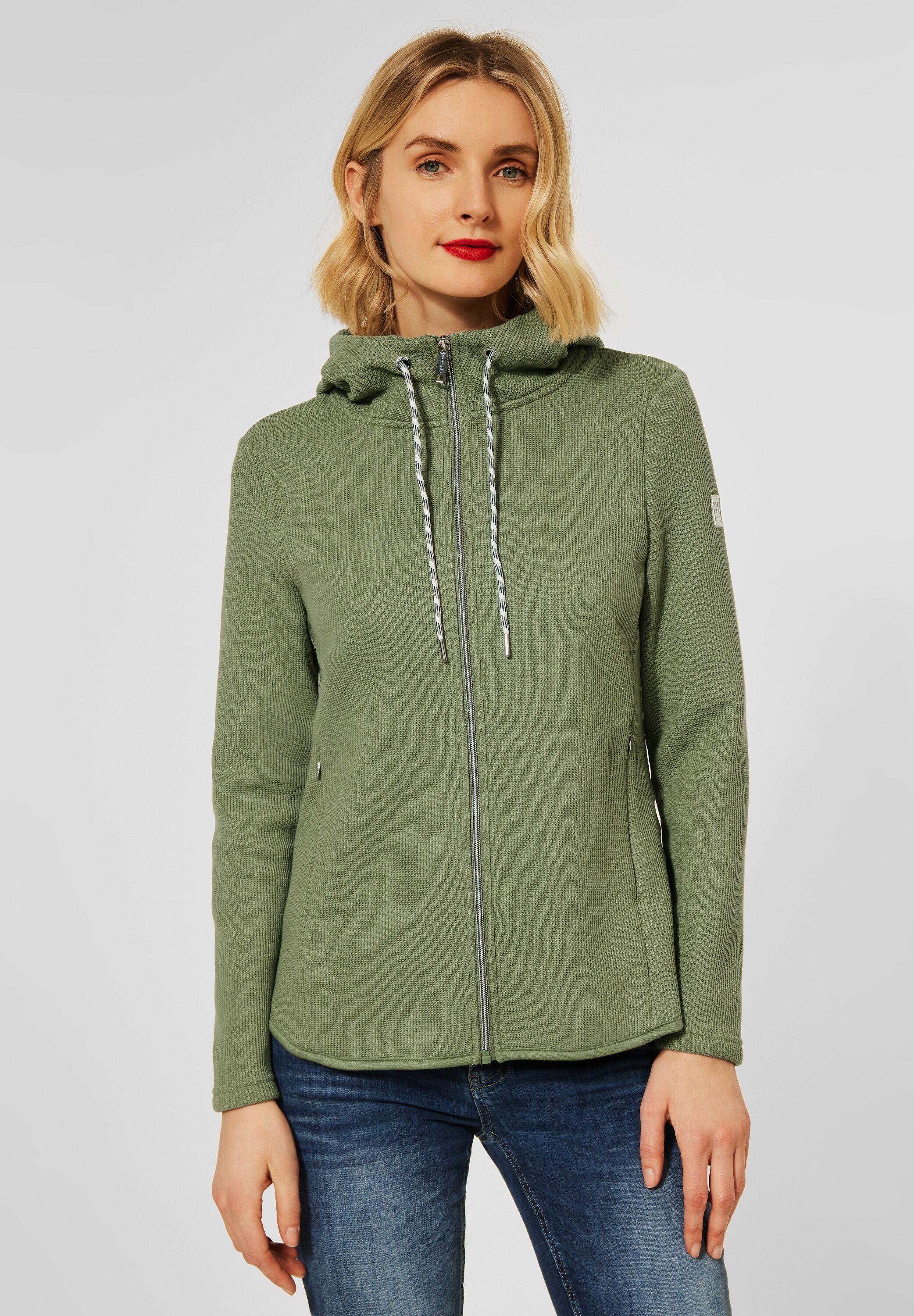 Sweatjacke im Hoodie Style