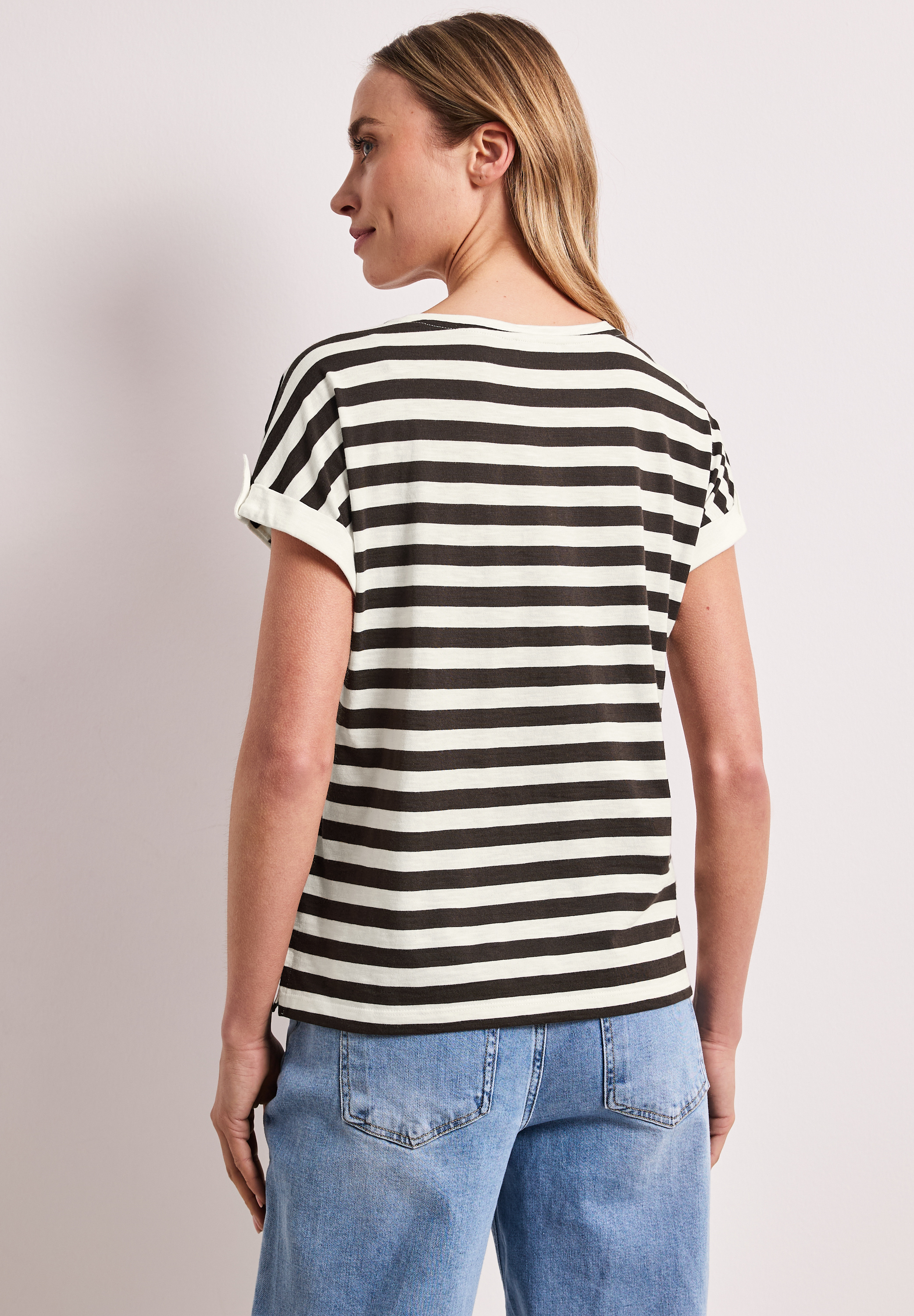 T-Shirt mit Rundhals und Knopfdetail