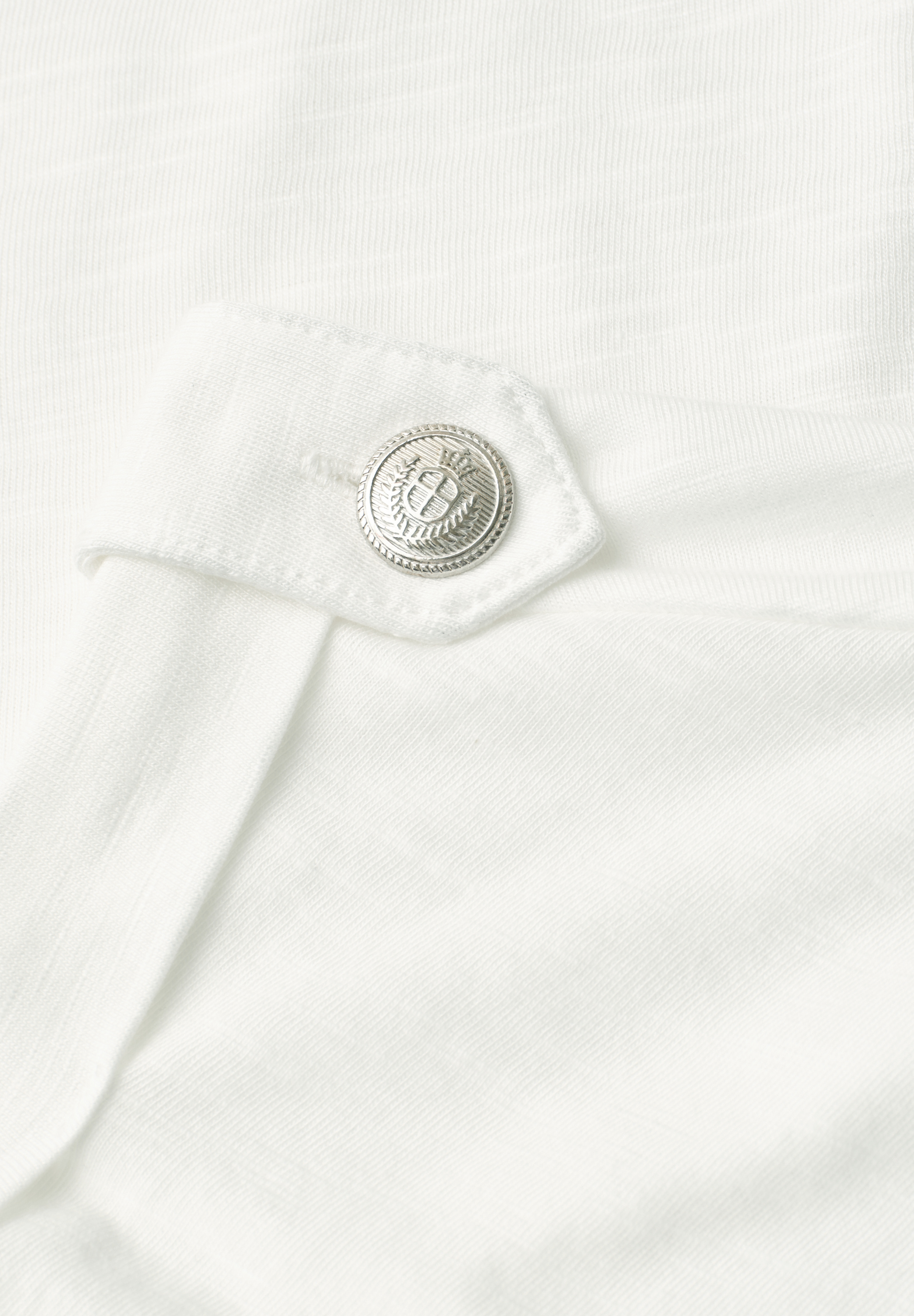 T-Shirt mit Rundhals und Knopfdetails