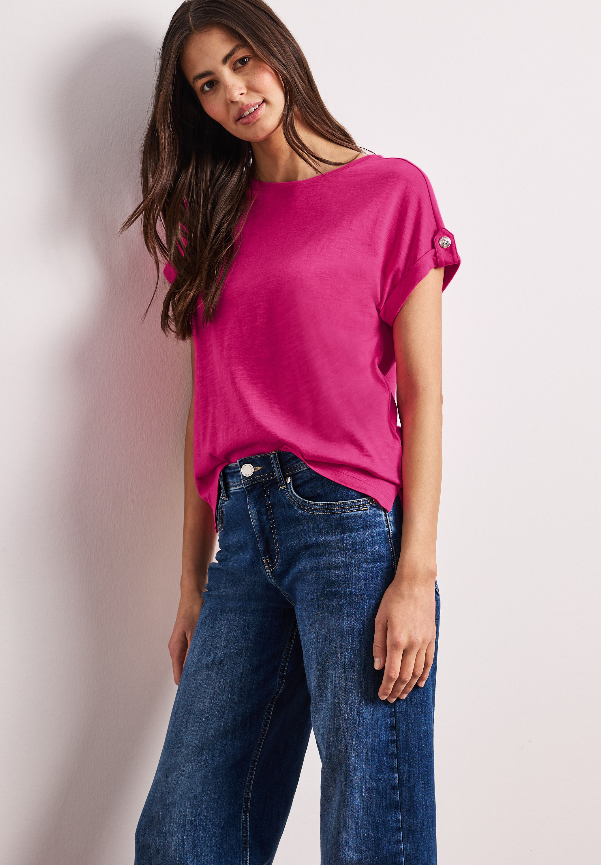 T-Shirt mit Rundhals und Knopfdetails